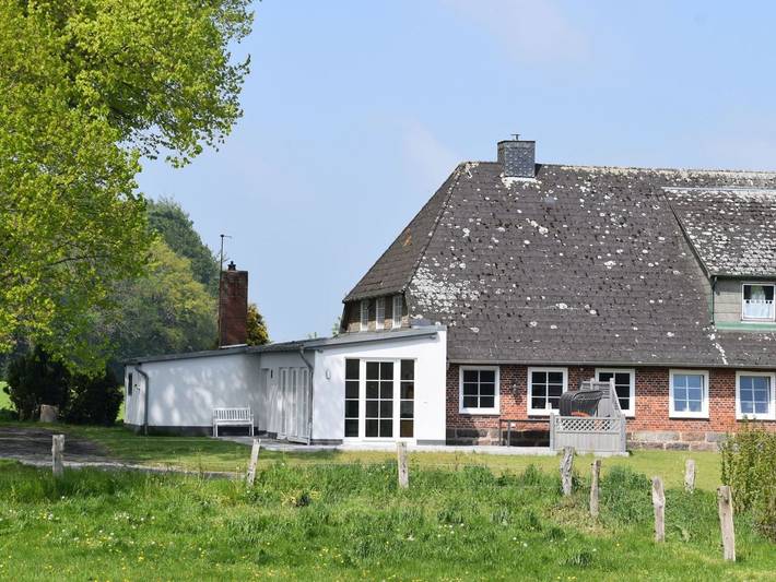 Ferienhaus für 4 Personen, mit Terrasse und Garten in Husby - 2