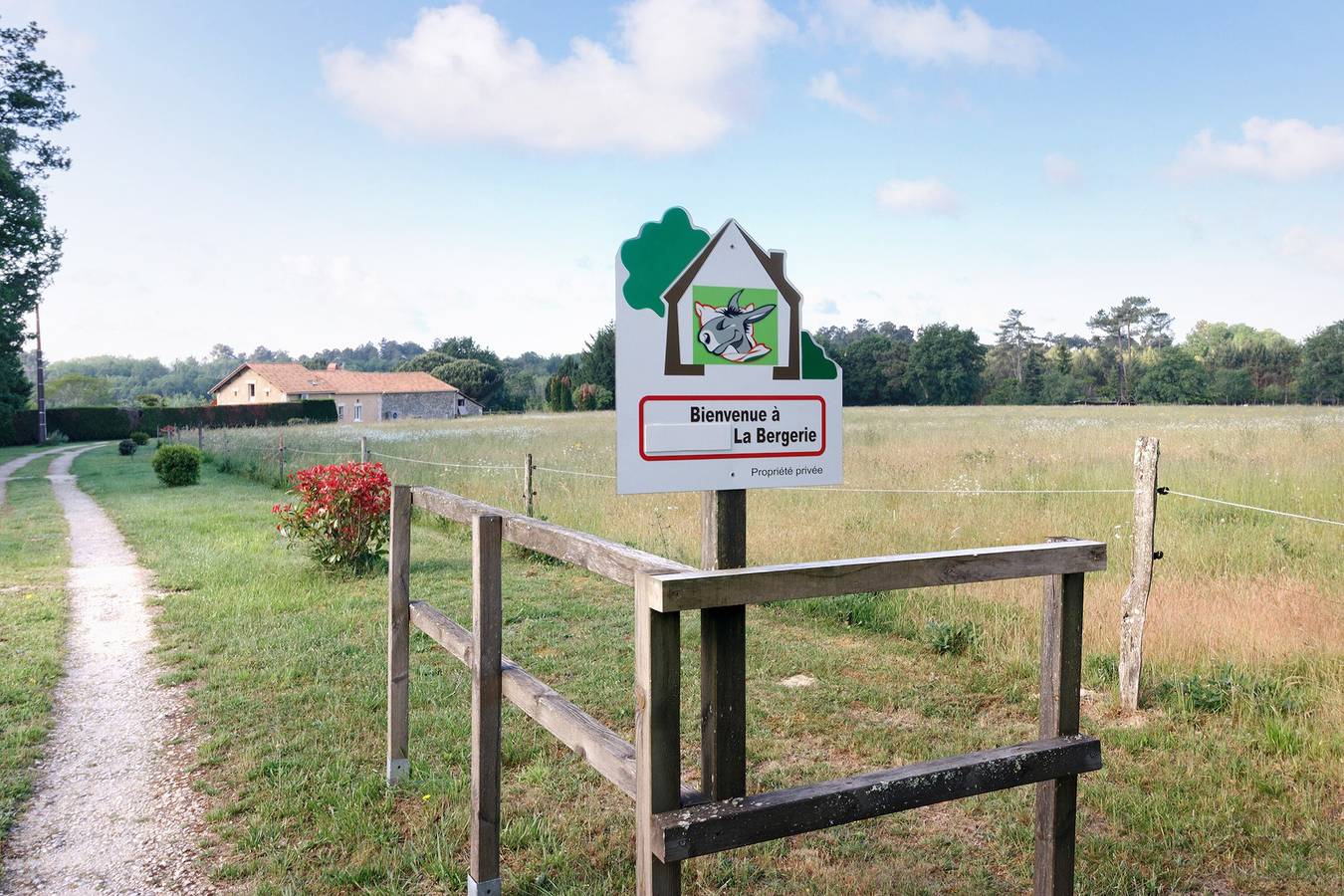 Gite la bergerie (chambre climatisée) in Manzac-sur-Vern, Périgord Blanc