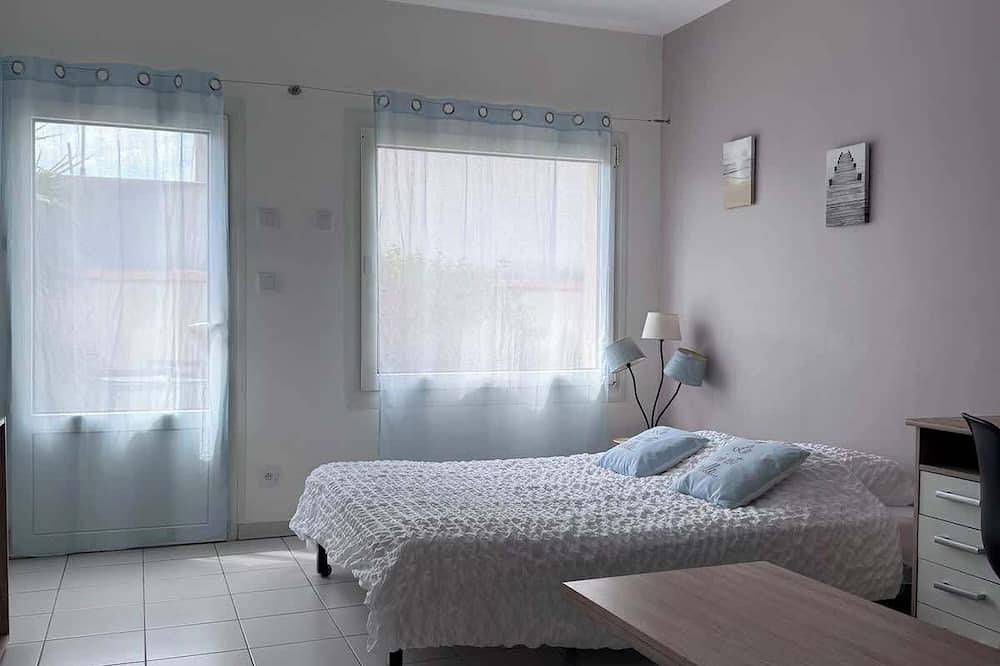 Entire apartment, Appart-Hotel du drapeau bleu Residence Kiwi in Aytré, La Rochelle region