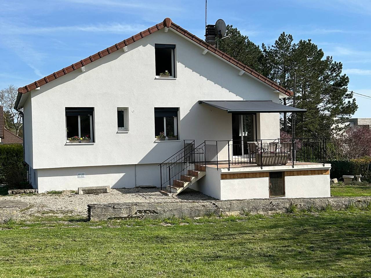Maison indépendante rénovée à Nolay avec grand jardin clos in Nolay, Région de Beaune