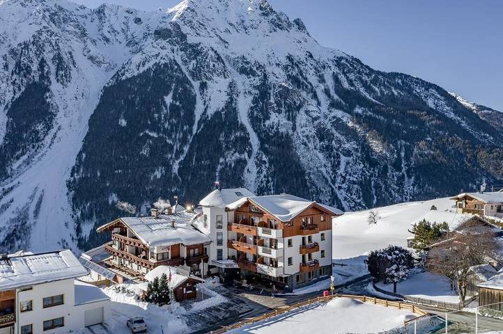 Hotel für 2 Personen, mit Sauna und Balkon sowie Pool und Whirlpool in Längenfeld - 3