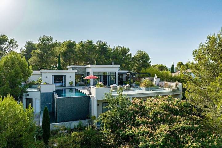 Location de vacances pour 10 personnes, avec jacuzzi et jardin à Saint-Gély-du-Fesc