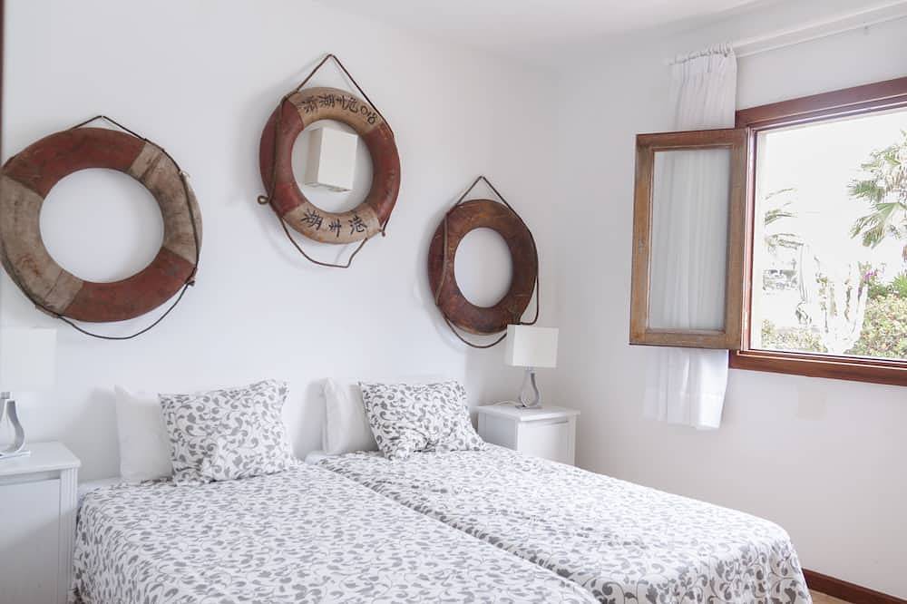 Duplex B13 in a quiet complex with swimming pool 150 m from the sea in Haría, Lanzarote