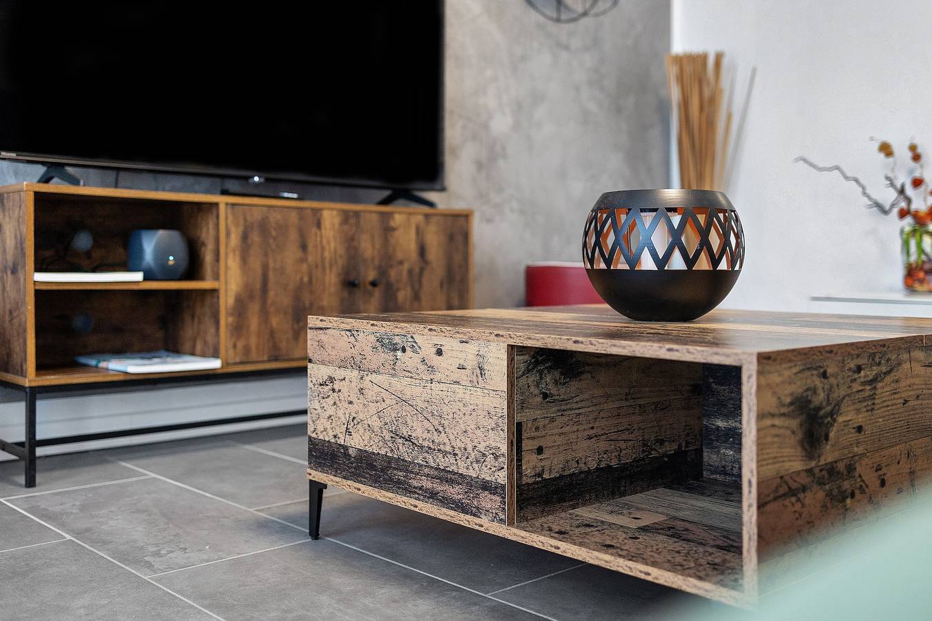 Entire apartment, Peschiera Luxury House Apartment with Private Pool, Wi-Fi, and Air Conditioning in Peschiera del Garda, Garda Mountains