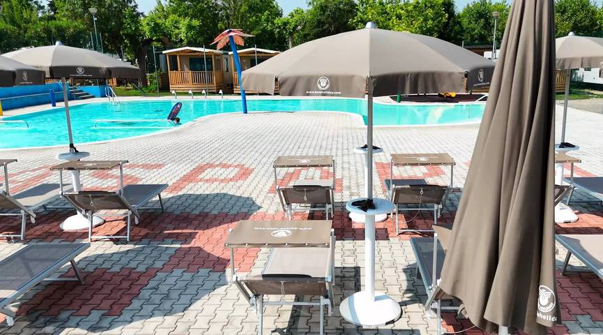 Wohnwagen für 4 Personen, mit Pool und Terrasse in Castelnuovo del Garda - 4