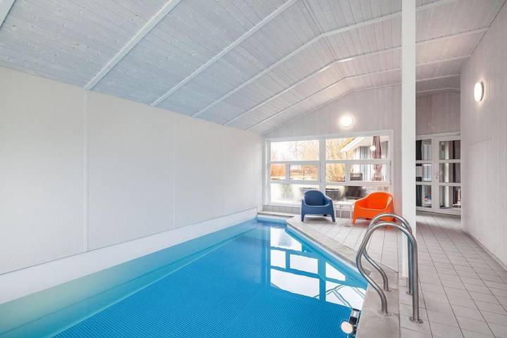 Ferienhaus für 10 Personen, mit Sauna und Whirlpool sowie Terrasse in Grömitz - 4