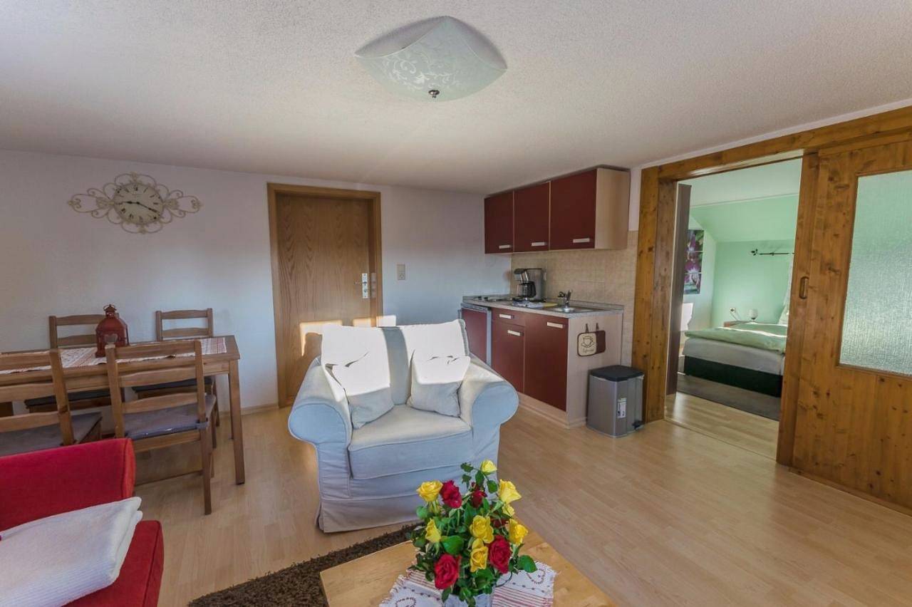 Ganze Wohnung, Ferienhaus Rosalie Ruhiges Ferienhaus mit Garten direkt am Malerweg in Kirnitzschtal, Sebnitz