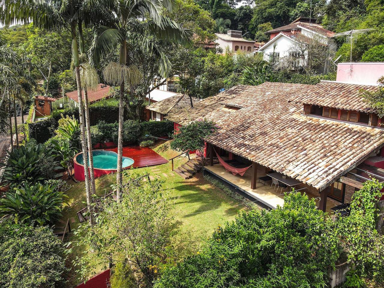 House with Pool & Nature View in Granja Viana in Carapicuíba, San Paolo (stato)