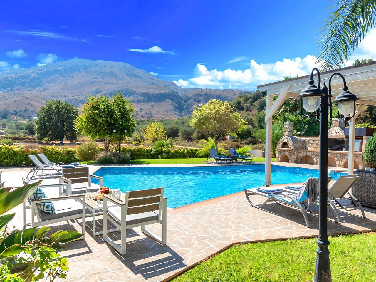 Mirsini Villa Privater Pool Jacuzzi in Georgioupoli, Chania en omgeving