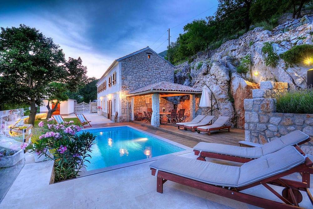 Casa vacanza a Kvarn a partire da 555€ a notte
