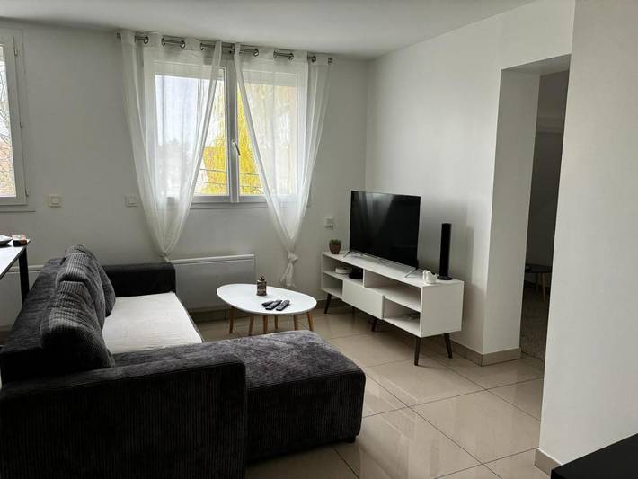 Gîte pour 4 personnes, avec vue sur le lac et vue à Le Thillay - 3