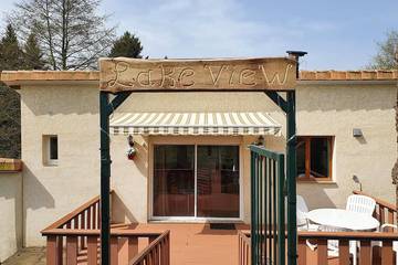 Gîte pour 4 personnes, avec piscine et balcon à Saulgond