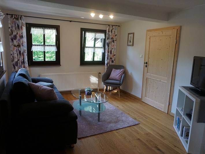 Ferienhaus 'Am Leiselbach' mit privater Terrasse, Garten und Wlan in Leisel, Landkreis Birkenfeld