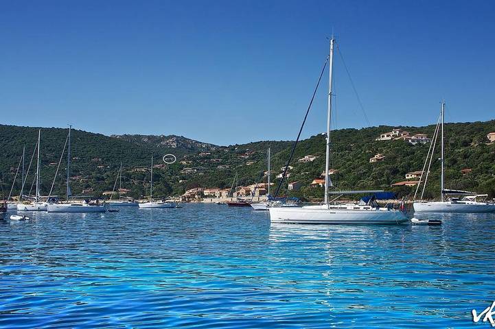 Location de vacances pour 9 personnes, avec jardin et terrasse, animaux acceptés à Belvédère-Campomoro