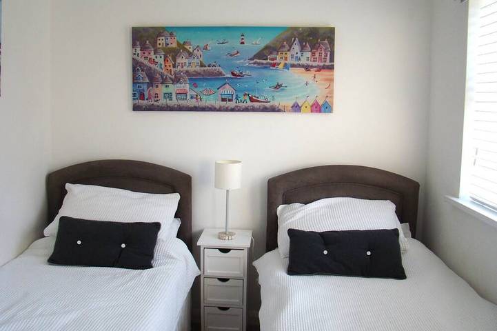 Entire apartment, Sea Spray St Ives Stunning sea views 2 Bedroom duplex with parking Dog friendly in St. Ives, Cornwall