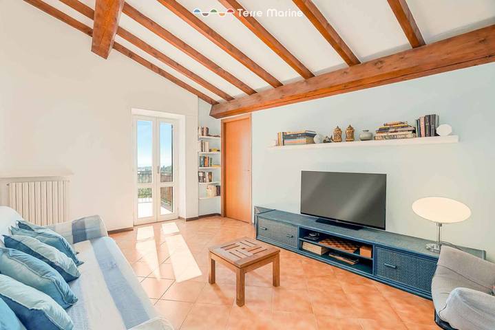 Ganze Wohnung, Ferienwohnung für 4 Personen mit Garten in San Terenzo, Lerici Gemeinde