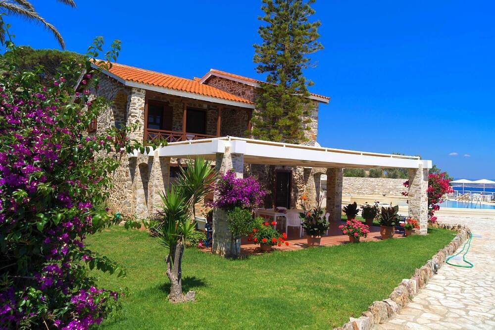 Seaside-Villa mit privatem Pool und herrlichem Blick auf das Ägäische Meer in Regionalbezirk Ostattika