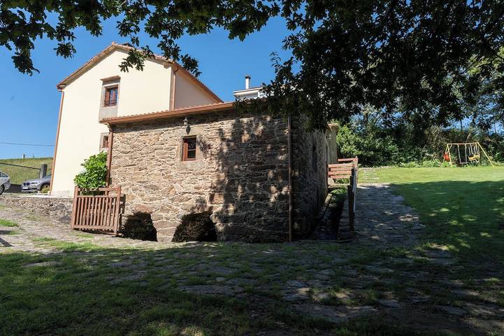 Casa rural para 10 personas, con jacuzzi y jardín - 1