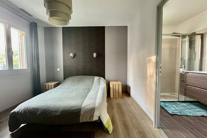 Location de vacances pour 4 personnes, avec terrasse et jardin ainsi que jacuzzi et sauna, animaux acceptés à Saint-Laurent-des-Arbres - 3