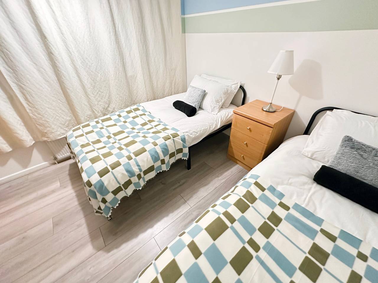 Luton Airport Accomodation in Luton, Chiltern Hills