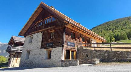 Maison de campagne pour 14 personnes, avec jardin et terrasse ainsi que sauna et vue à Ceillac