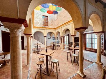 Chambre d’hôte pour 4 personnes, avec terrasse ainsi que jardin et piscine à Carmona