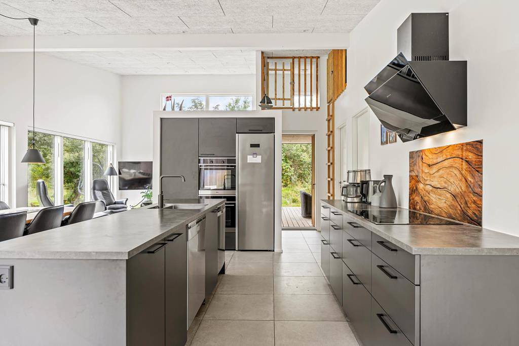 Luxury holiday home with hot tub, sauna and games room in Blavand, Varde Region