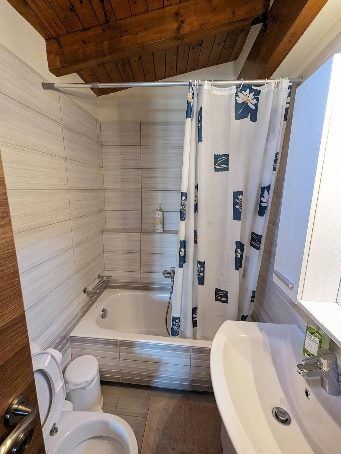 Ganze Wohnung, Samaras Apartments - Mountain View Attic in Kamena Vourla, Fthiotida