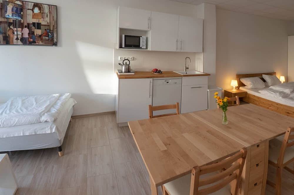 Vacation apartment in Würzburg city on the ground floor with terrace including parking spaces in Würzburg, Franconian Wine Country