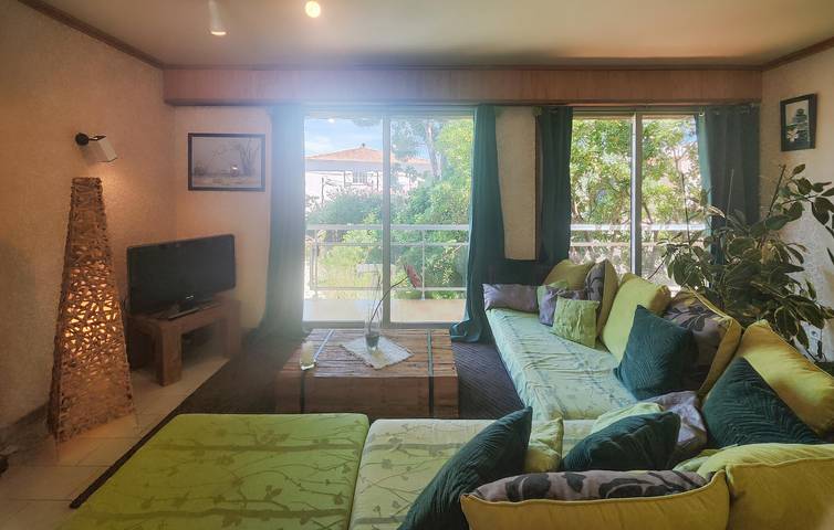 Location de vacances pour 6 personnes, avec piscine ainsi que terrasse et jardin à Tourbes - 3