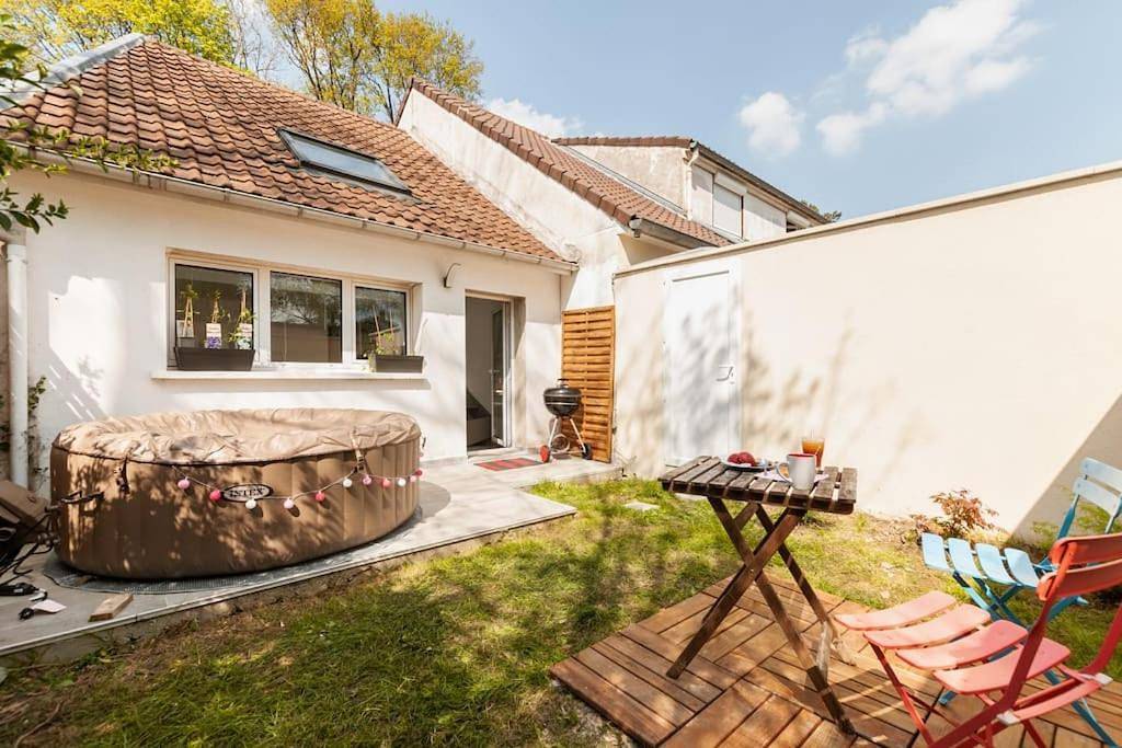 Appartement entier, La Bulle spa barbecue netflix - Paris Orly in Sainte-Geneviève-des-Bois, Essonne