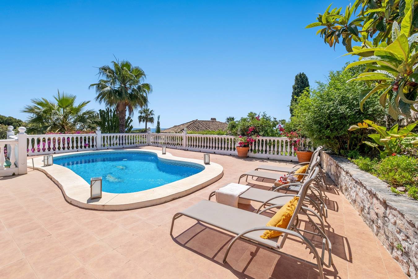 Holiday Home 'Casa May' with Private Pool, Wi-Fi and Air Conditioning in La Cala de Mijas, Mijas