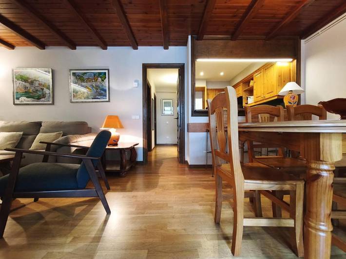 Gîte pour 6 personnes, avec vue et balcon dans Incles - 3