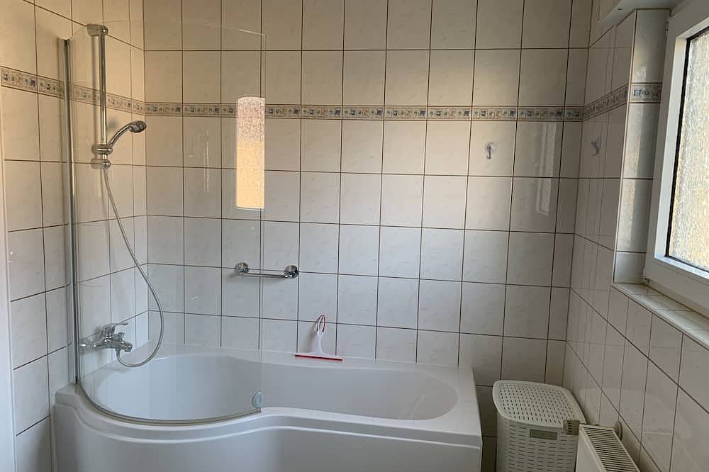 Ganze Wohnung, Cosi Apartment 2Sz + Balkon, Nähe Badesee, Alla-Hopp-Anlage, Einkaufen, Autobahn in Hemsbach, Kurpfalz