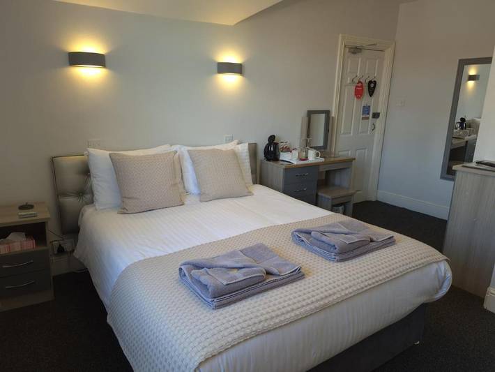 Bed and breakfast for 2 people, with garden and view in Paignton