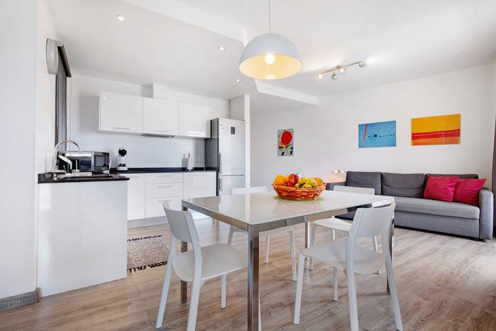 Entire apartment, Vacation Apartment 'Hubara Home' with Wi-Fi in Puerto de Corralejo, La Oliva