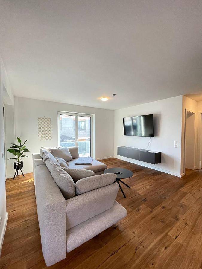 Ferienwohnung für 6 Personen, mit Balkon und Terrasse sowie Ausblick in Kruft