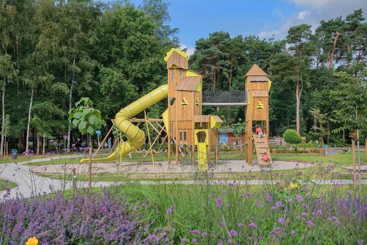 Vakantiepark voor 2 personen, with tuin and kinderzwembad as well as uitzicht and zwembad, met huisdier in Epe