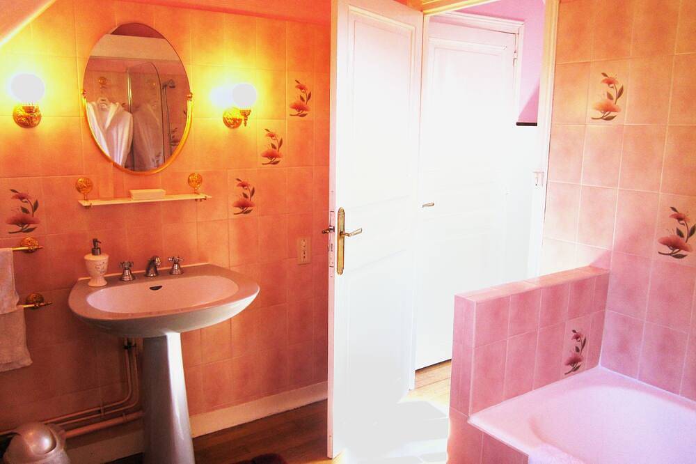Chambre Et Petit Dejeuner Proche Limoges in Châteauneuf-la-Forêt, Région de Limoges