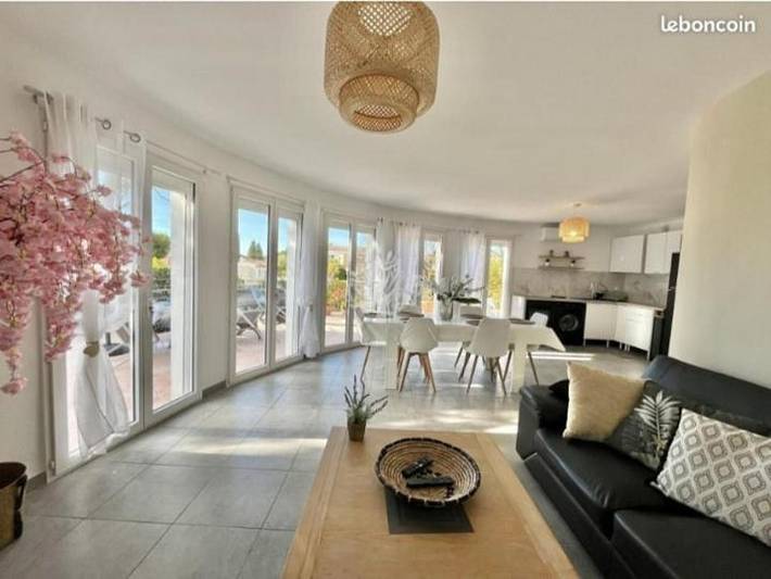 Villa pour 8 personnes, avec Balcon et Terrasse ainsi que Jardin et Vue à Bandol - 4