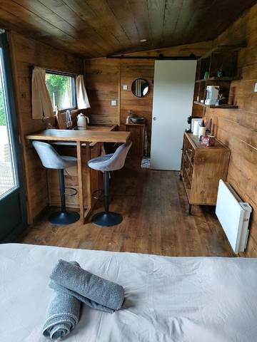 Maison de campagne pour 2 personnes, avec terrasse ainsi que vue et jardin, animaux acceptés à Dombasle-devant-Darney
