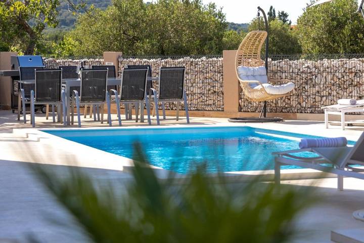 Villa pour 12 personnes, avec vue ainsi que jardin et piscine à Sali - 3