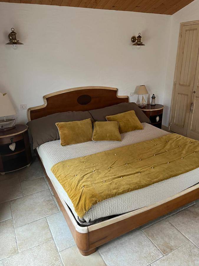 Chambre d’hôte pour 2 personnes, avec jardin ainsi que piscine et terrasse