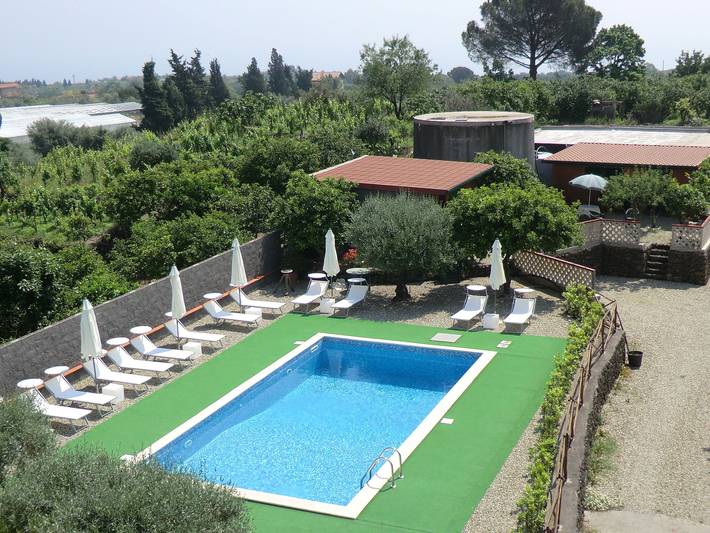 Gîte pour 5 personnes, avec Terrasse ainsi que Jardin et Piscine à Acireale - 3