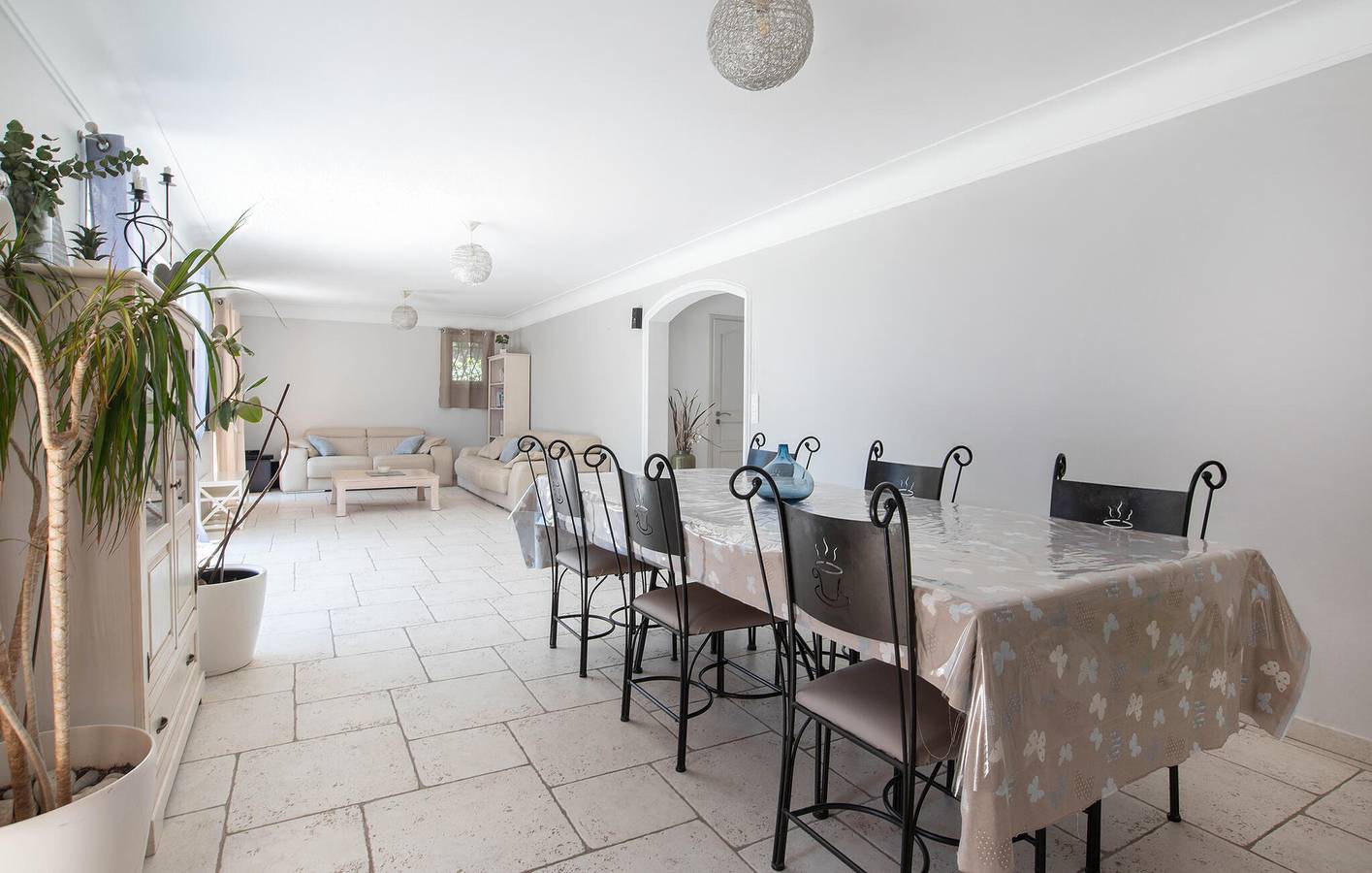 Ruhiges Apartment mit Pool, Terrasse & WiFi, 900m zum Luxus Gourmet Restaurant in Peymeinade, Cannes und Umgebung