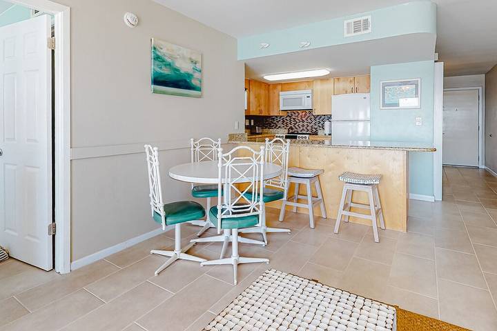 Vacation apartment for 6 people, with pool and balcony in Alabama