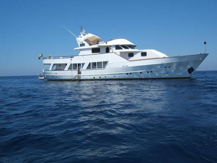 Boat for 10 people, with Hot tub and Terrace as well as View in Monaco