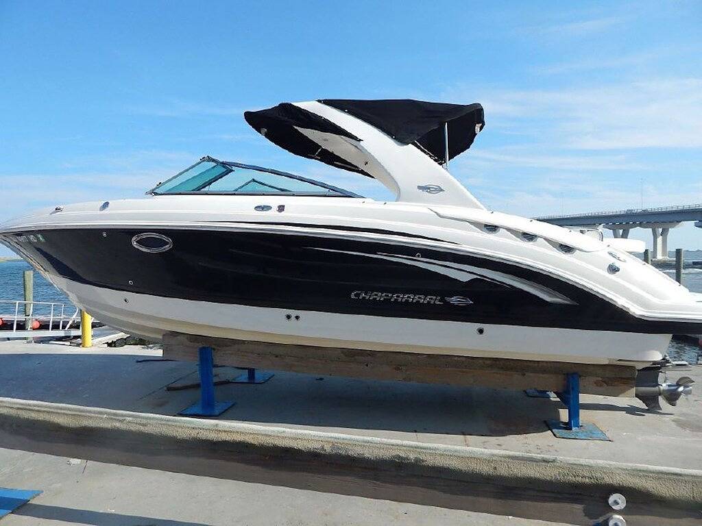 Moderner Luxus mit privatem Pool. 5 Minuten vom Strand entfernt. Bootsverleih. Nah am Essen. W-lan in Noyack, Hamptons