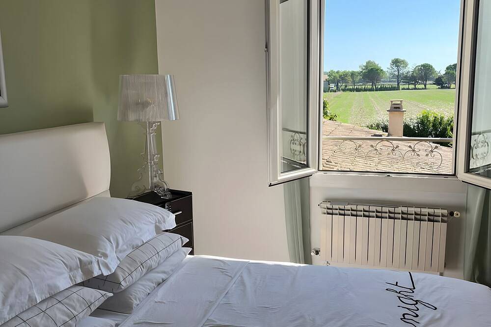 Villa \"Plein Soleil\" with private pool, Wi-Fi and air conditioning in Sarrians, Vaucluse