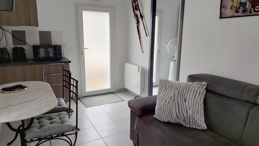 Gîte pour 2 personnes, avec piscine ainsi que terrasse et jardin au Parc naturel régional des Alpilles - 3